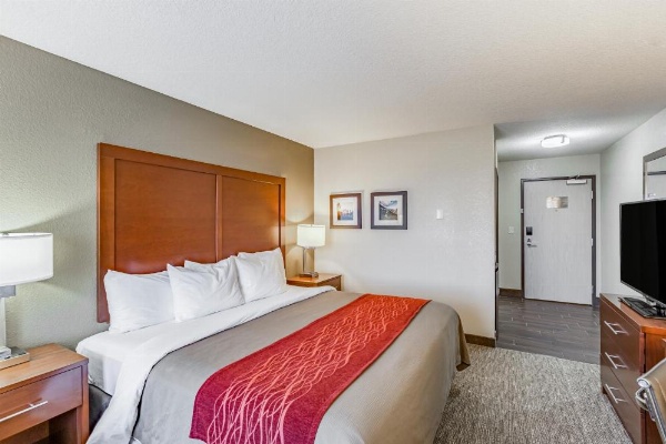 Comfort Inn Altoona-Des Moines image 8